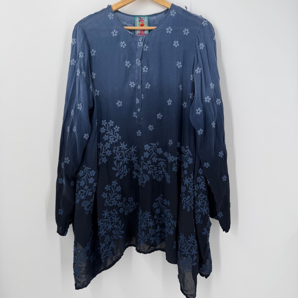 Johnny Was‎ Blue Ombre Floral Embroidered Sharkbite Tunic Top Henley Womens M